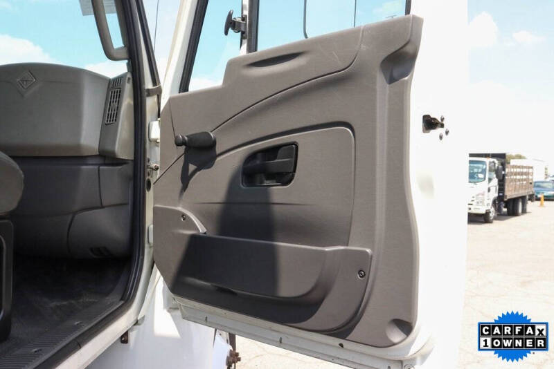 2019 International DuraStar 4300