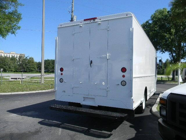 2002 Freightliner MT45 Chassis