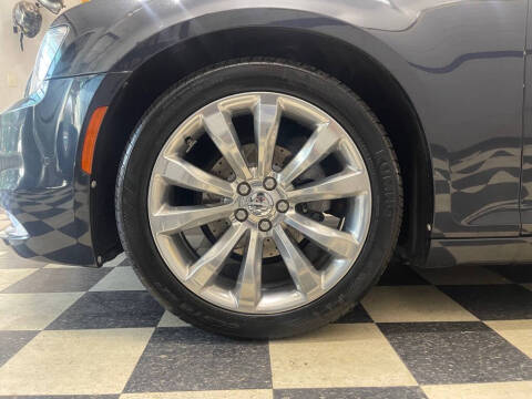 2017 Chrysler 300 C