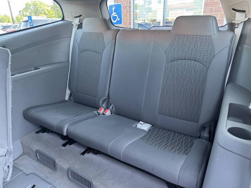 2017 Chevrolet Traverse LS