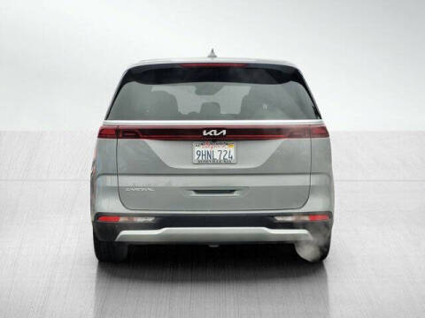 2024 Kia Carnival EX