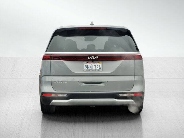 2024 Kia Carnival EX
