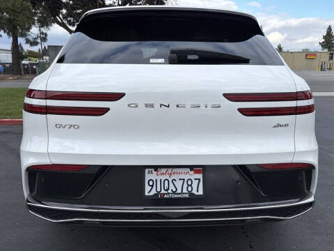2026 Genesis GV70
