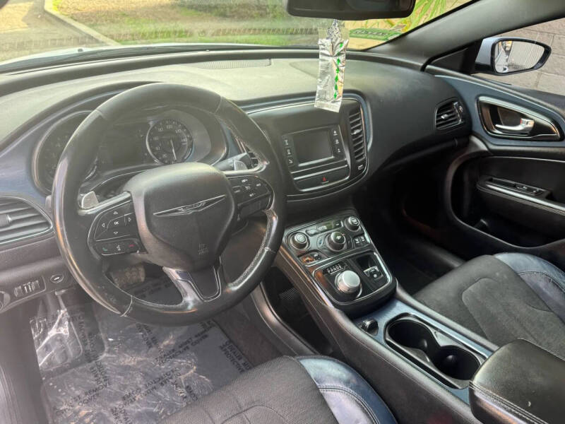2015 Chrysler 200 S