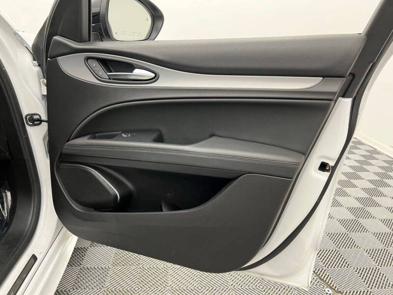 2022 Alfa Romeo Stelvio Veloce