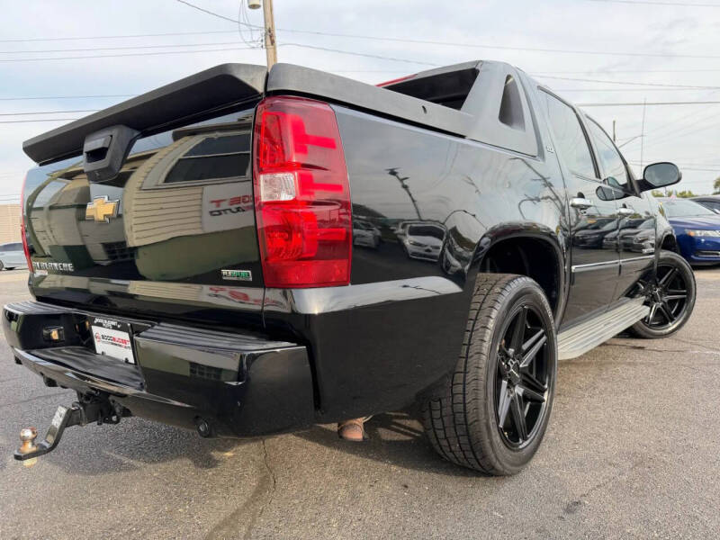 2011 Chevrolet Avalanche LTZ