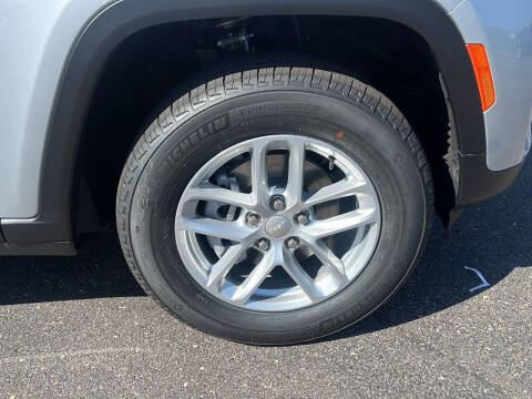 2025 Jeep Grand Cherokee Laredo X