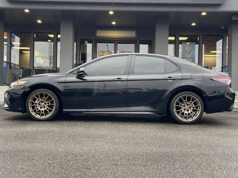 2024 Toyota Camry Hybrid SE