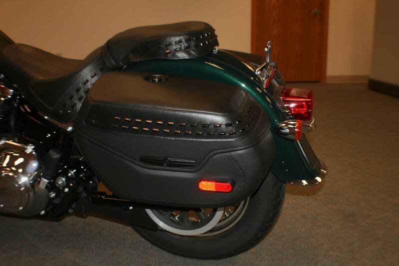 2024 Harley-Davidson FLHCS HERITAGE CLASSIC 114