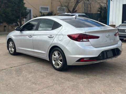 2019 Hyundai Elantra SE