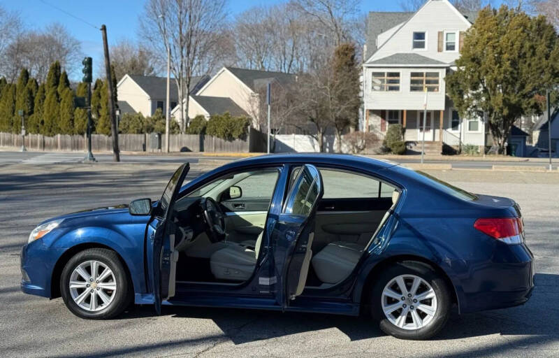2010 Subaru Legacy 2.5i Premium