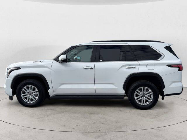 2025 Toyota Sequoia SR5