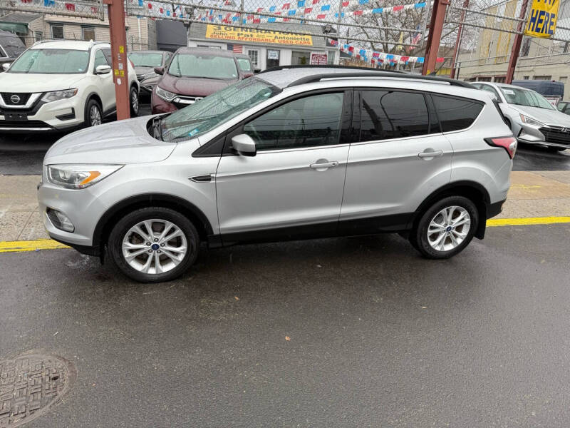 2018 Ford Escape SEL photo 4