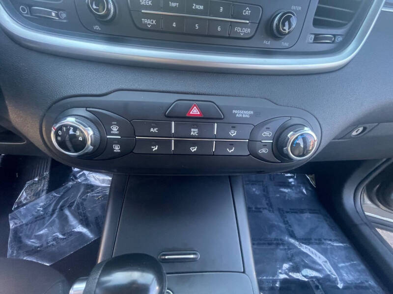 2017 Kia Sorento L