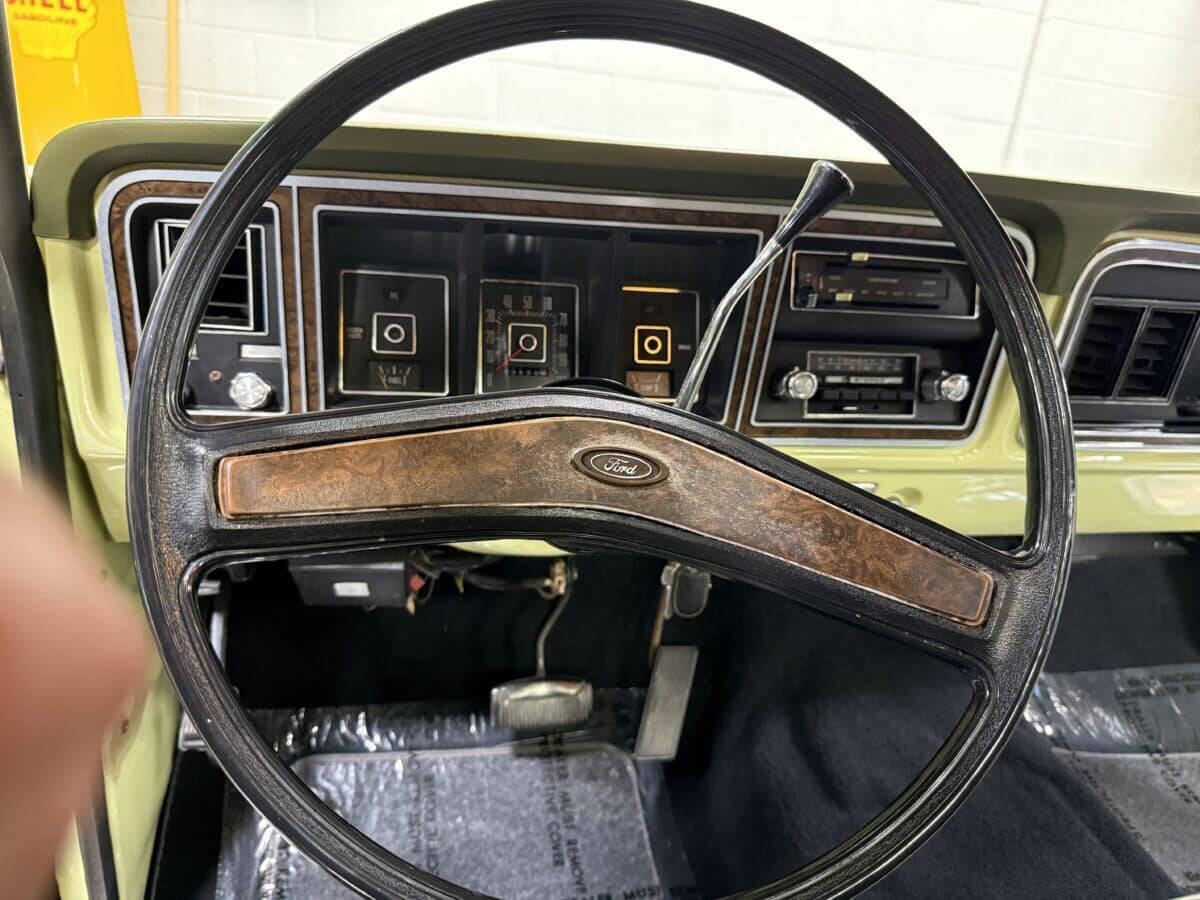 1976 Ford F-150 39