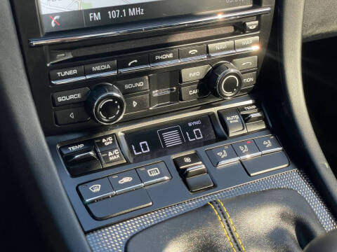 2016 Porsche Cayman GT4