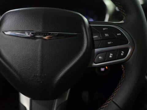 2025 Chrysler Pacifica Plug-In Hybrid Pinnacle