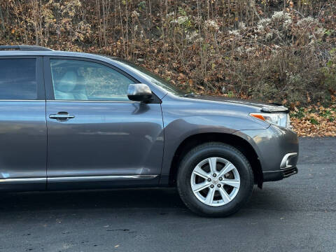 2012 Toyota Highlander SE