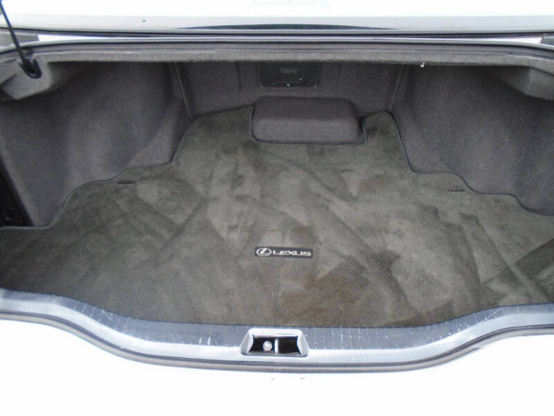 2004 Lexus LS 430