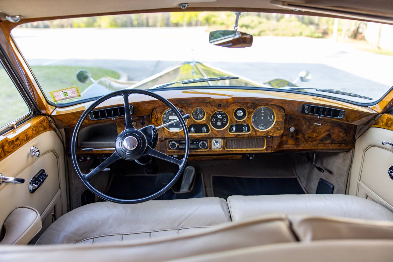 1967 Rolls-Royce Phantom 18