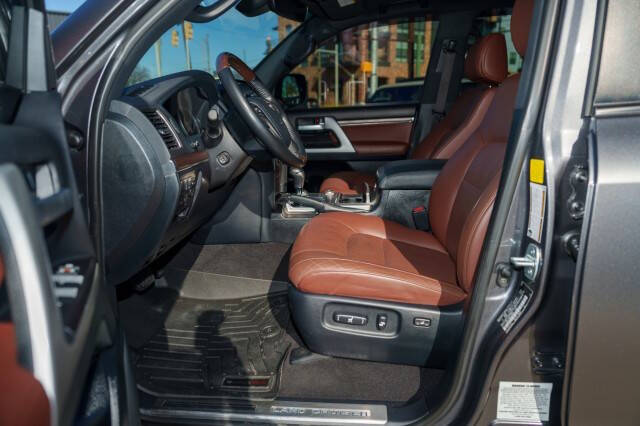 2021 Toyota Land Cruiser