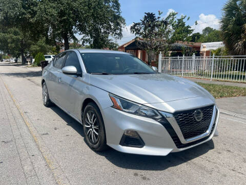 2019 Nissan Altima for sale at MIAMI FINE CARS & TRUCKS in Hialeah FL