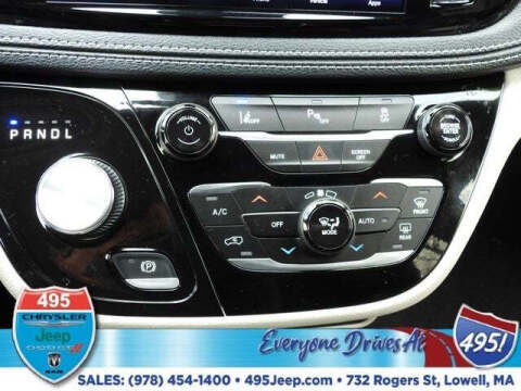 2023 Chrysler Pacifica Plug-In Hybrid Touring L