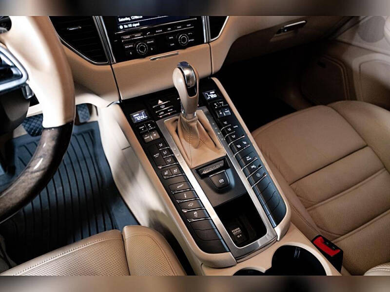 2015 Porsche Macan S