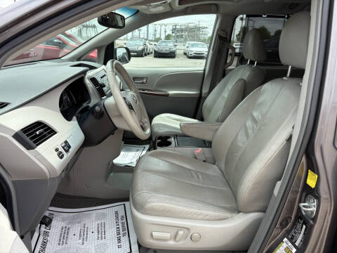 2011 Toyota Sienna XLE 8-Passenger