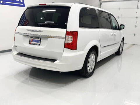 2016 Chrysler Town and Country Touring
