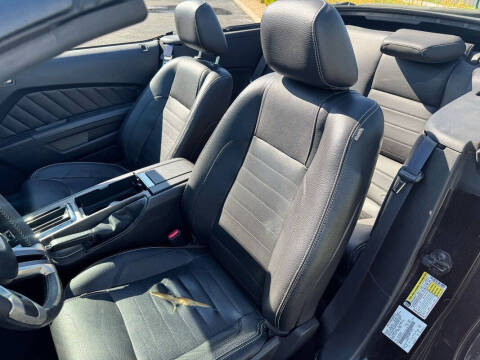 2011 Ford Mustang V6 Premium