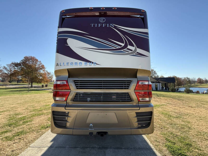 2016 Tiffin Allegro Bus