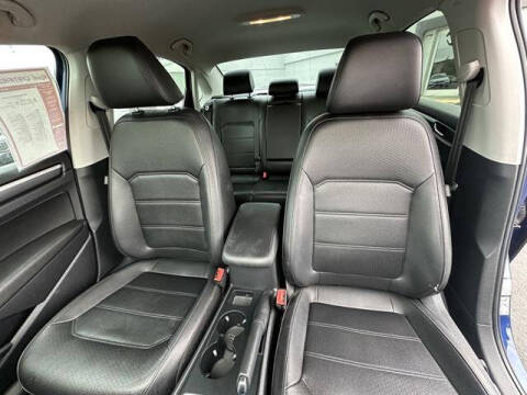 2017 Volkswagen Passat 1.8T R-Line