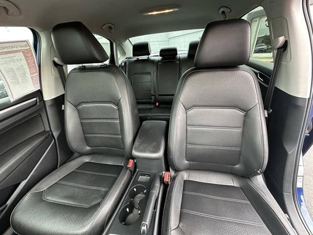 2017 Volkswagen Passat 1.8T R-Line