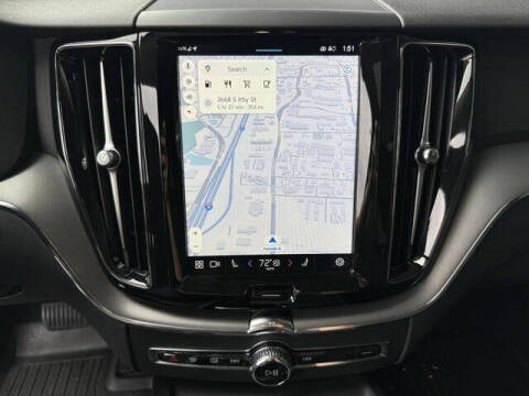 2024 Volvo XC60 B5 Core Dark Theme