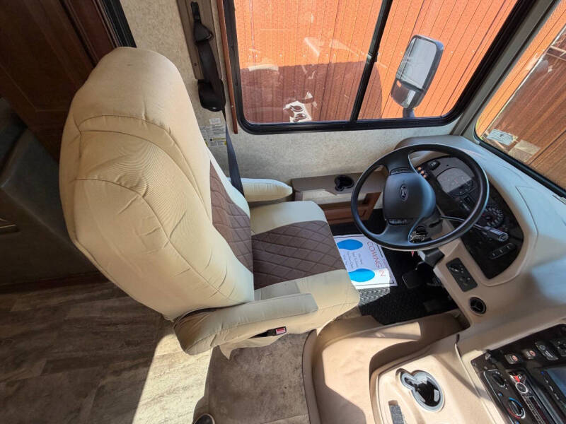 2015 Forest River Georgetown 335DS