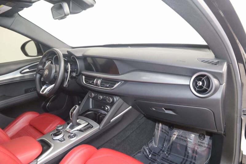 2023 Alfa Romeo Stelvio Veloce