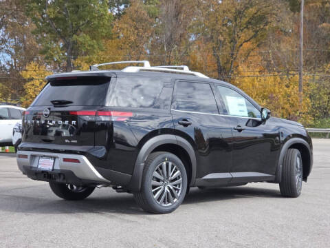 2025 Nissan Pathfinder SL