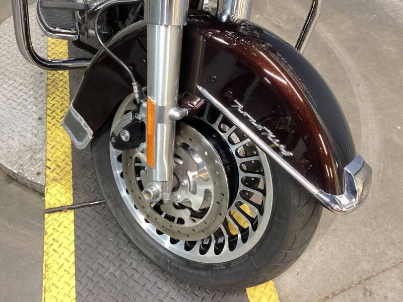 2011 Harley-Davidson® FLHR - Road King®