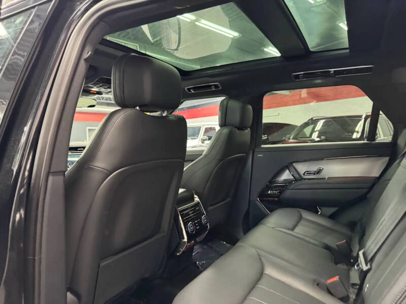 2024 Land Rover Range Rover Sport P360 SE