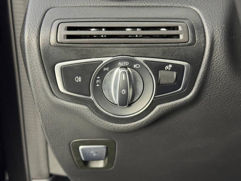 2022 Mercedes-Benz GLC GLC 300 4MATIC