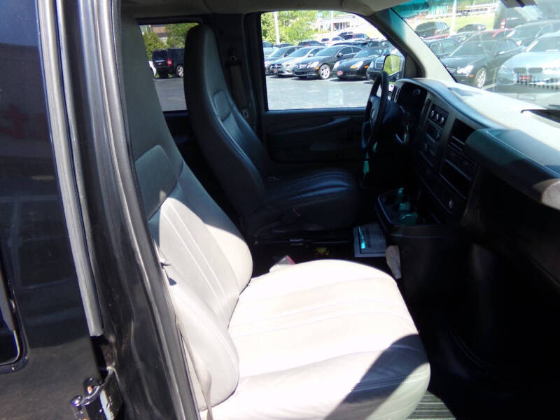 2010 GMC Savana LS 1500