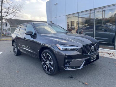 2025 Volvo XC60 B5 Plus Dark Theme
