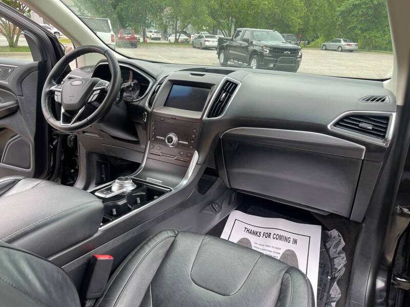 2020 Ford Edge Titanium