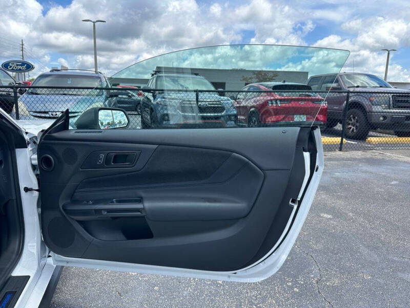 2025 Ford Mustang Dark Horse