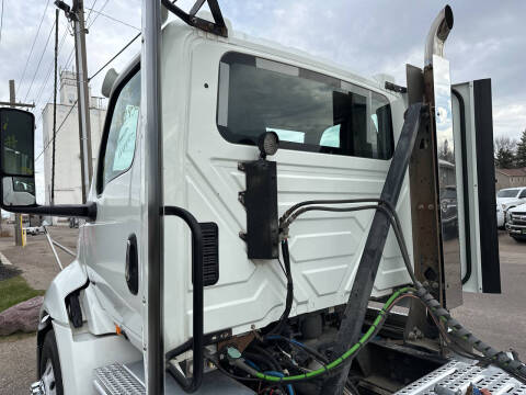 2021 International RH613