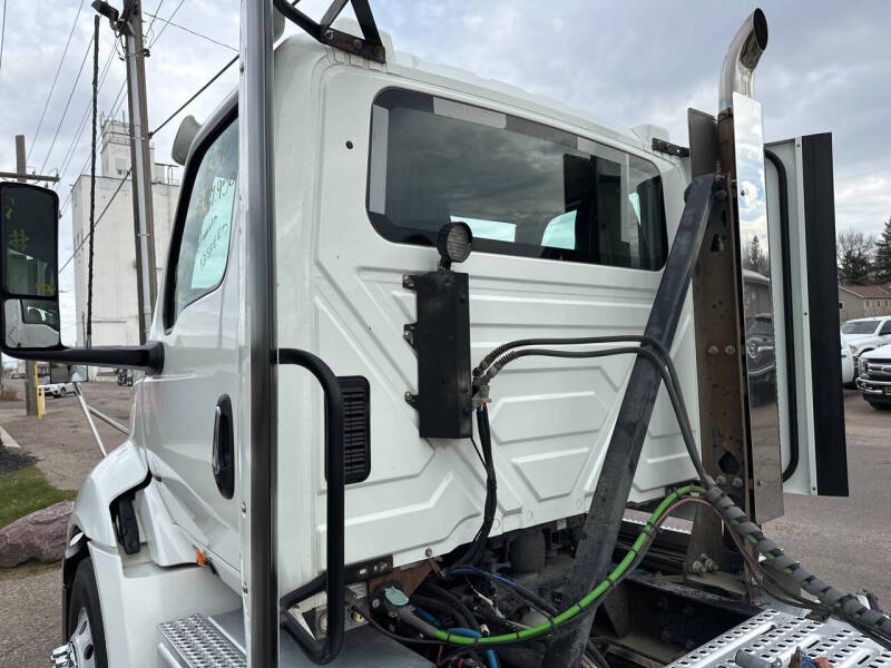 2021 International RH613