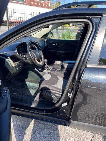 2016 Jeep Cherokee Sport