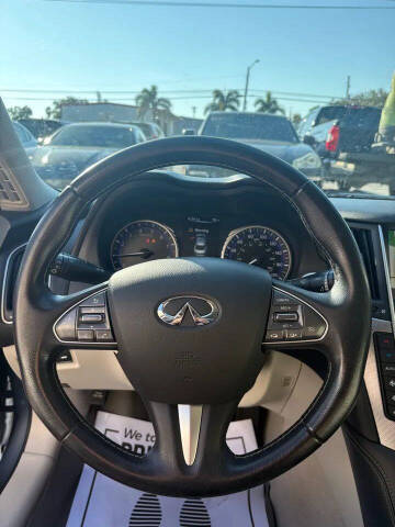 2015 Infiniti Q50 Premium