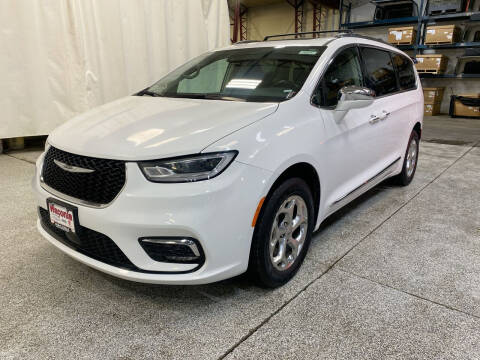 2021 Chrysler Pacifica for sale at Victoria Auto Sales - Waconia Dodge in Waconia MN